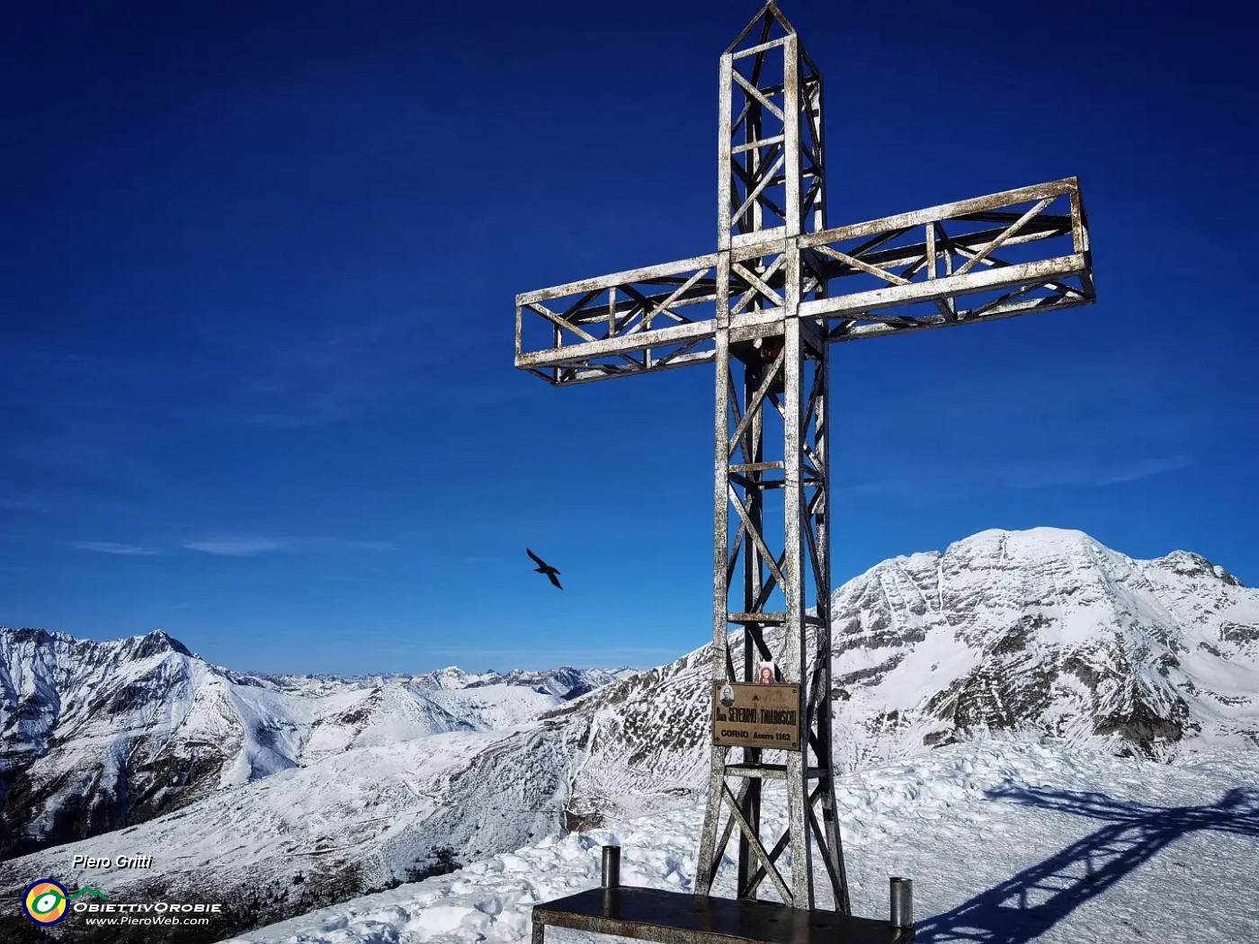 36 Croce di Cima Grem (2049 m), posta nell'agosto 1962 in memoria di Don Severino Tiraboschi di Gorno. .jpg